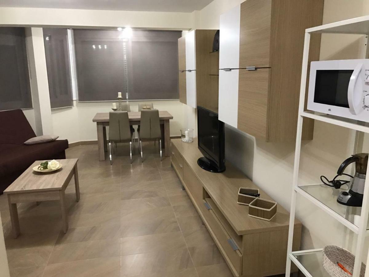 Estudio توري ذيل مار المظهر الخارجي الصورة